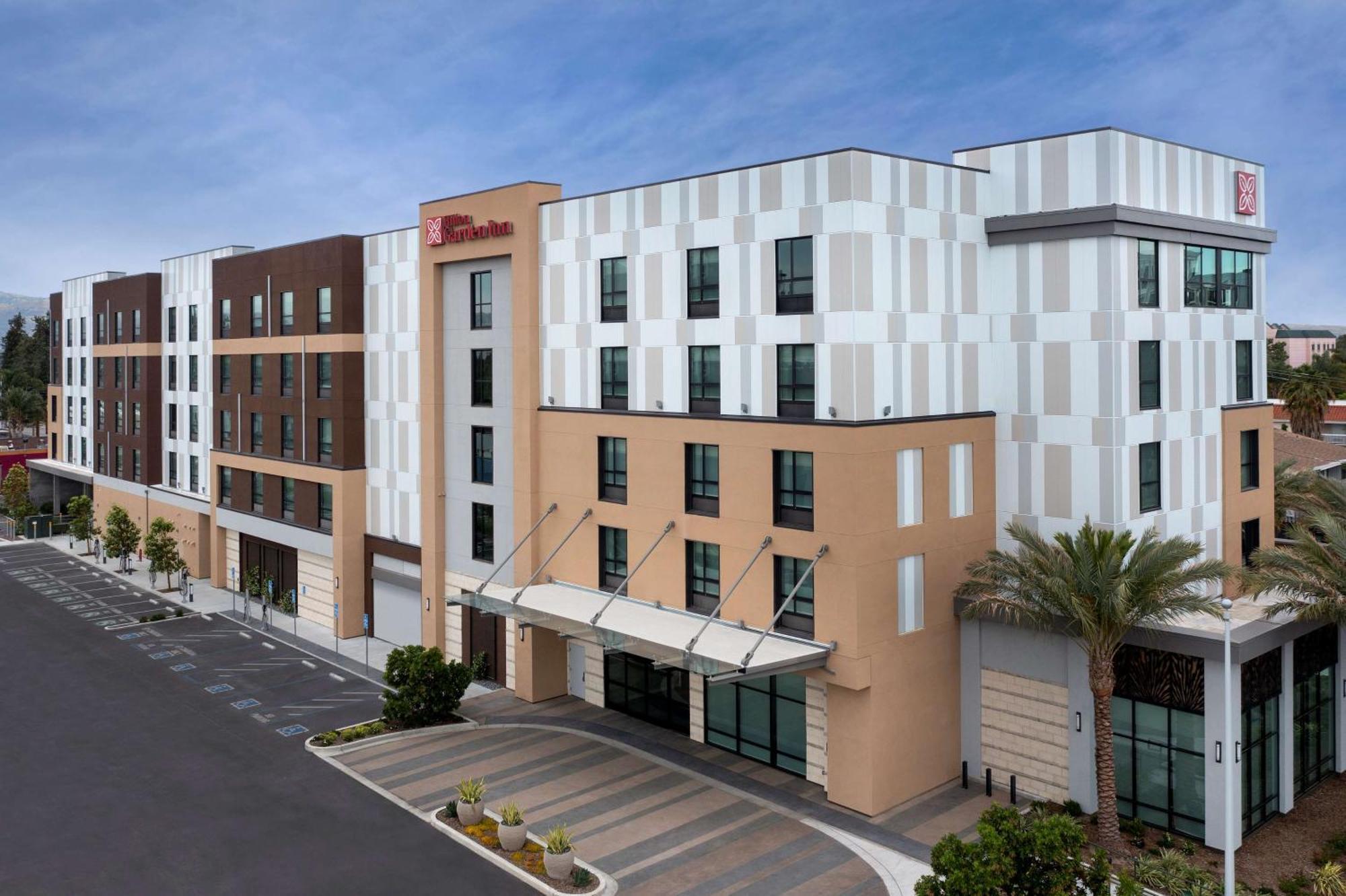 Hilton Garden Inn San Jose Airport Exterior photo